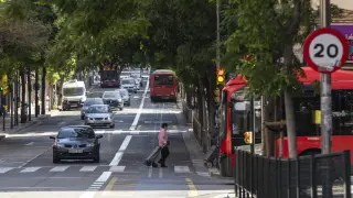 La avenida de San José, con un carril bus en contradirección, se ha convertido en uno de los puntos más conflictivos