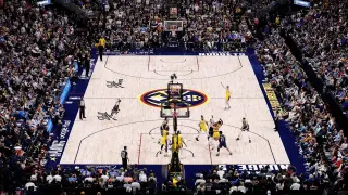 Partido entre los Denver Nuggets y Los Angeles Lakers