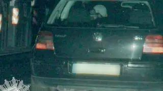 Imagen del conductor dentro de su coche en el momento de la infracción