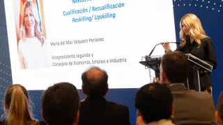 Mar Vaquero, vicepresidenta y consejera de Economía, Empleo e Industria del Gobierno de Aragón, presenta el paquete de subvenciones a la formación en el espacio Xplora de Ibercaja.