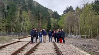 Fotografía de la visita de los diputados socialistas a las obras en la línea Zaragoza-Canfranc- Pau.