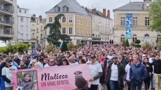 Manifestación en Chateauroux tras la muerte de Matisse