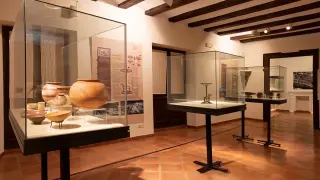 Una de las salas del Museo Joan Cabré de Calaceite.