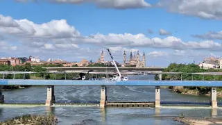 Comienzan los trabajos de reparación del puente del azud entre Vadorrey y Las Fuentes de Zaragoza.