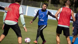 Joaquín Muñoz, durante un entrenamiento en la Base Aragonesa de Fútbol.