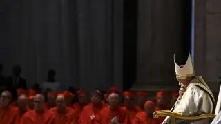Giubileo Vaticano - Papa Francesco durante la lettura della bolla papale Spes non confundit