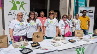 La Asociación Asafa Huesca de Fibromialgia, Fatiga Crónica y Sensibilidad Química Múltiple ha salido a la calle este 12 de mayo para sensibilizar sobre estas enfermedades.