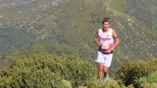 Julen Calvó, que a la postre se coronó campeón, durante la subida al pico Las Calmas.