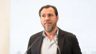 El ministro de Transportes y Movilidad Sostenible, Óscar Puente, comparece ante los medios de comunicación para abordar la situación generada por los graves actos vandálicos sufridos ayer en la red de Rodalies de Cataluña