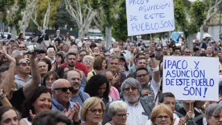 Concentración a favor de la plaza Francisco Rabal y el Centro Cultural Asunción Balaguer  en la localidad madrileña de Alpedrete el pasado sábado 11 de mayo.