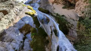 Esta impresionante cascada de Teruel es parte de una ruta que nos descubre otros saltos de agua