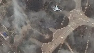 Aviones y edificios destruidos por Ucrania en la ocupada Crimea