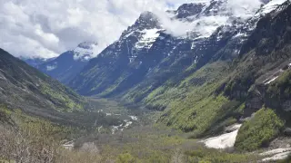 Imágenes de la cabecera del valle de Pineta, aún cubierta de nieve.