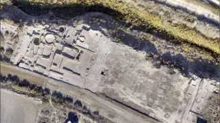 Vista aérea de la parte excavada del yacimiento de La Cabañeta en el Burgo de Ebro.