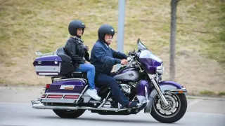 La Distinguished Gentlemans Ride, concentración solidaria de motos clásicas y neoclásicas, también se ha celebrado en Zaragoza este domingo.