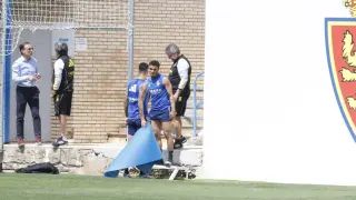 Entrenamiento del Real Zaragoza esta mañana tras la derrota ante el Racing de Ferrol.