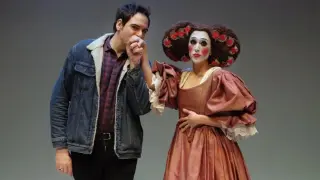 Jorge Usón y María Jáimez caracterizada como 'La tuerta'.