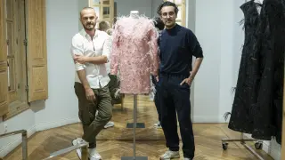 El aragonés Antonio Burillo (d), y Juan Carlos Hernández, los creativos de la firma The 2nd Skin Co., presentan su próxima colección otoño-invierno 2024-25