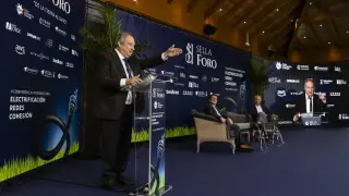 El ministro de Industria, Jordi Hereu, durante su intervención en el Foro Sella, en Villanueva de Gállego.