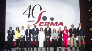 Directivos de Serma junto con autoridades aragonesas en el acto del 40 aniversario del grupo.