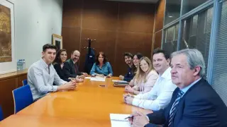 Un momento de la reunión mantenida por los representantes de Lideremos Aragón con el director general de Salud Mental y diputados del PP