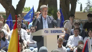 El presidente del PP, Alberto Núñez Feijóo, este sábado durante un acto electoral del PP en Tomelloso.