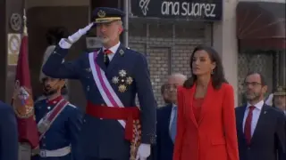 Felipe VI y Letizia, en el desfile de las Fuerzas Armadas 2024 en Oviedo