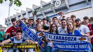 Aficionados del Real Zaragoza desplazados a Santander.