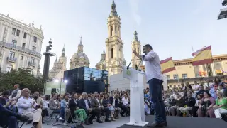 El líder de Vox, Santiago Abascal, en el mitin que ha protagonizado este lunes junto a la Delegación del Gobierno y la plaza del Pilar.