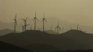 wind-turbines-1066275_1280