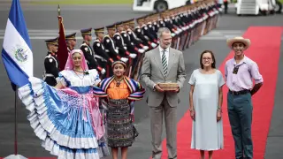 El rey Felipe VI de España llega a El Salvador para investidura de Nayib Bukele.