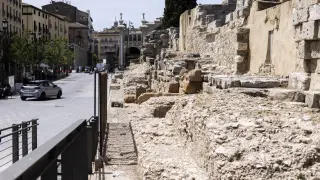 Muralla romana, en la avenida de César Augusto.