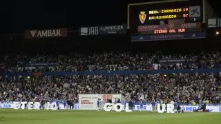 Homenaje al Gol Sur tras el partido del Real Zaragoza frente al Albacete.
