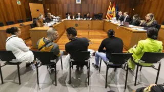 Los acusados, en la sala de vistas de la Audiencia Provincial de Zaragoza.