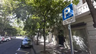 Uno de los puntos habilitados para aparcar los nuevos triciclos de Zaragoza