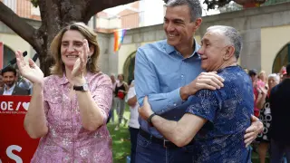 Pedro Sánchez y la cabeza de lista socialista a las elecciones europeas, Teresa Ribera, participan en un acto de UGT