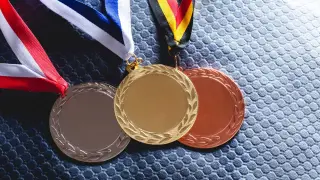 Medallas de oro, bronce y plata