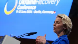 Ursula von der Leyen, presidenta de la Comisión Europea, durante su intervención en la Conferencia para la Recostrucción de Ucrania.