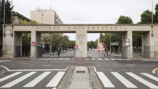 Entrada de la Universidad de Zaragoza