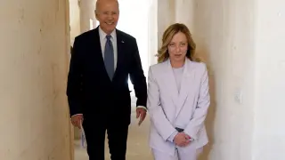 Joe Biden y Georgia Meloni, durante el encuentro matenido este viernes, en el marco de la cumbre del G7.