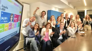 La plana mayor del PP, con Alberto Núñez Feijóo a la cabeza, celebra sus resultados en las europeas.