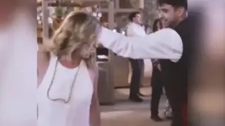 Meloni publica un vídeo en el que aparece bailando la 'pizzica' tras la cumbre del G7