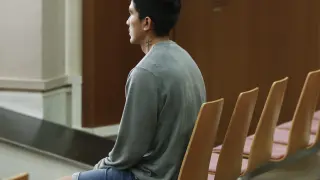 Brian Raimundo, el acusado de intento de asesinato y violación a una adolescente en Igualada, durante un juicio en la Audiencia de Barcelona