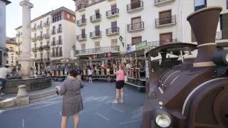 Tren turistico de Teruel en la plaza del torico. Autor: GARCÍA, ANTONIO Fecha: 04/08/2017 Propietario: Colaboradores Aragón Id: 2017-2111481 [[[HA ARCHIVO]]]