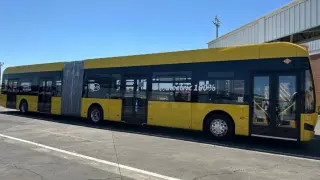 El autobús articulado de BYD que está circulando en pruebas por Zaragoza.