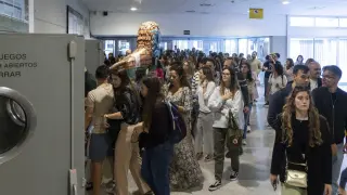 Cientos de aspirantes han participado este domingo en el examen que se ha celebrado en las tres capitales de provincia. En Zaragoza la prueba se ha desarrollado en el Campus Río Ebro.