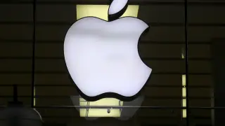 Logo de Apple iluminado en Múnich