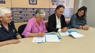 Firma del convenio del Ayuntamiento de Tarazona con Cáritas Diocesana