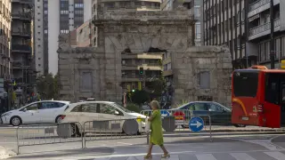 Obras para reparar una tubería  en la calle Hernán Cortes con Puerta del Carmen **  Autor: MARCO, JOSÉ MIGUEL Fecha: 01/09/2023 Propietario: Heraldo de Aragón Id: 2023-2565758 [[[HA ARCHIVO]]]