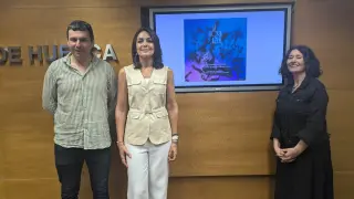 Fernando Sánchez, alcalde de Canfranc, Celsa Rufas, vicepresidenta segunda de la DPH, y Carmen Martínez-Pierret, directora artística de los festivales Jazzetania y Pirineos Classic.